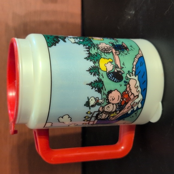 Vintage Peanuts Knott's Camp Snoopy Lidded Cup - Picture 3 of 9